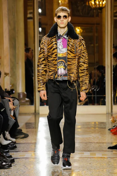 Look 29